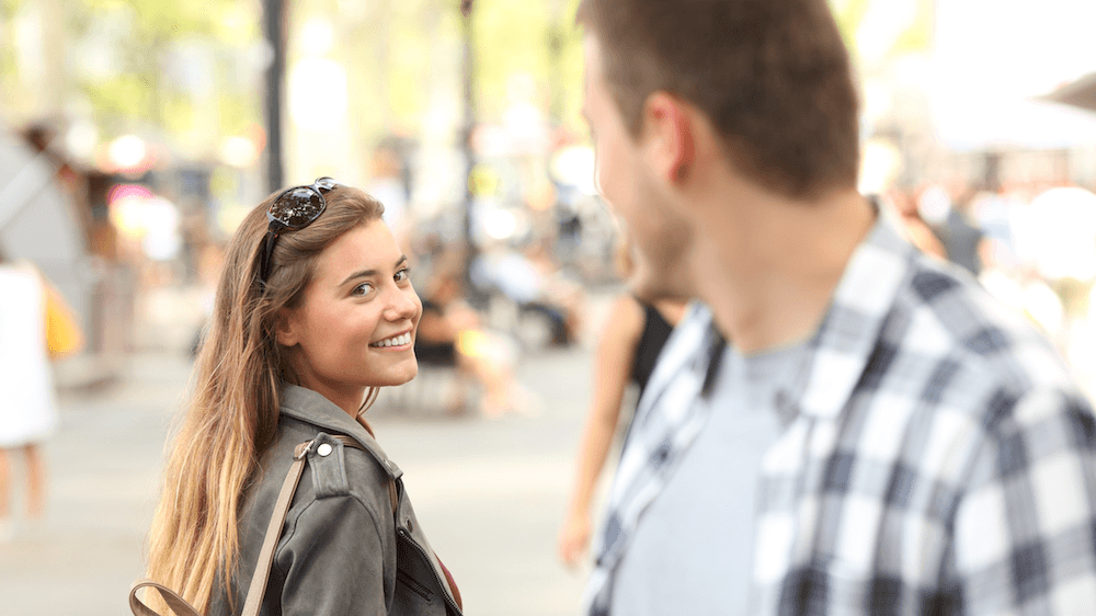 come approcciare una ragazza per strada