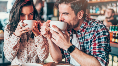 Come capire se una donna è innamorata di te