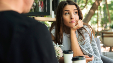 Come si comporta una donna non innamorata